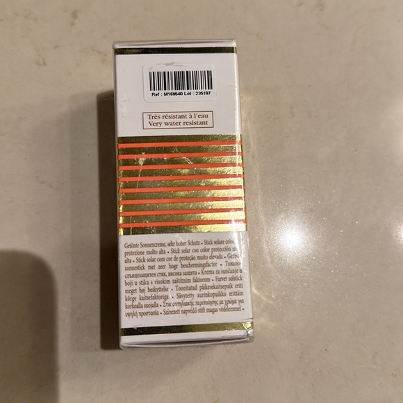 SUPER STICK SOLAIRE SPF 50+ TEINTÉ. NEW WITH TAGS - Picture 2 of 2